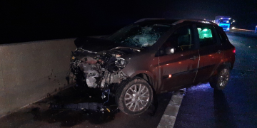 Suspected drink driver crashes car on M4 before fleeing the scene