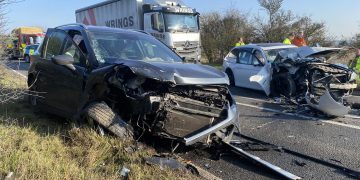 A303 blocked both ways as emergency services rush to two-vehicle smash