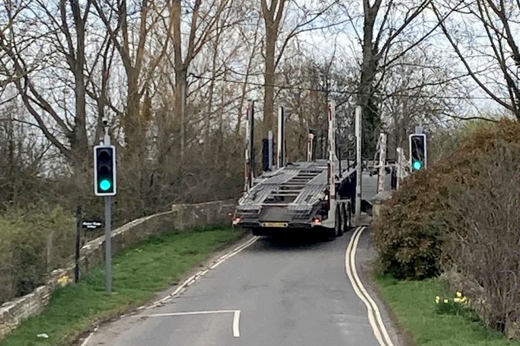 Road blocked as lorry gets stuck on humpback bridge over River Thames