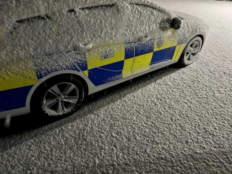 Wiltshire Police tell motorists “do not drive” after “very heavy snow”