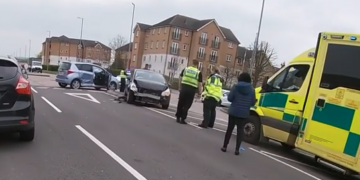 Dorcan Way partially blocked as 999 crews attend roundabout crash