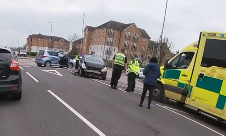 Dorcan Way partially blocked as 999 crews attend roundabout crash