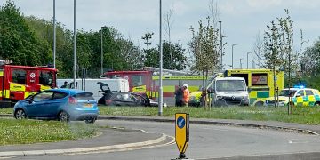 Traffic delays as 999 crews called to Swindon roundabout crash