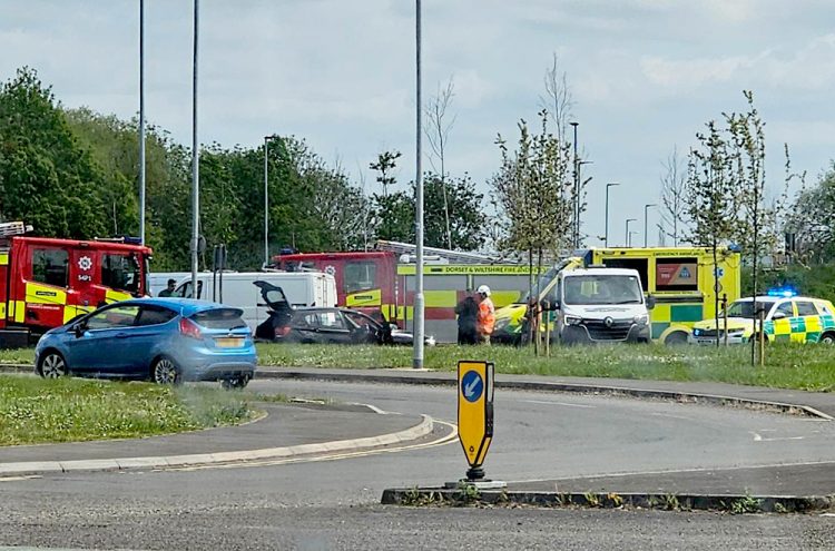Traffic delays as 999 crews called to Swindon roundabout crash