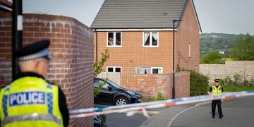 Police probe ‘suspicious substance’ as locals evacuated in Swindon