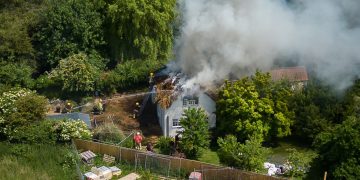 70 firefighters tasked with tackling Urchfont cottage blaze
