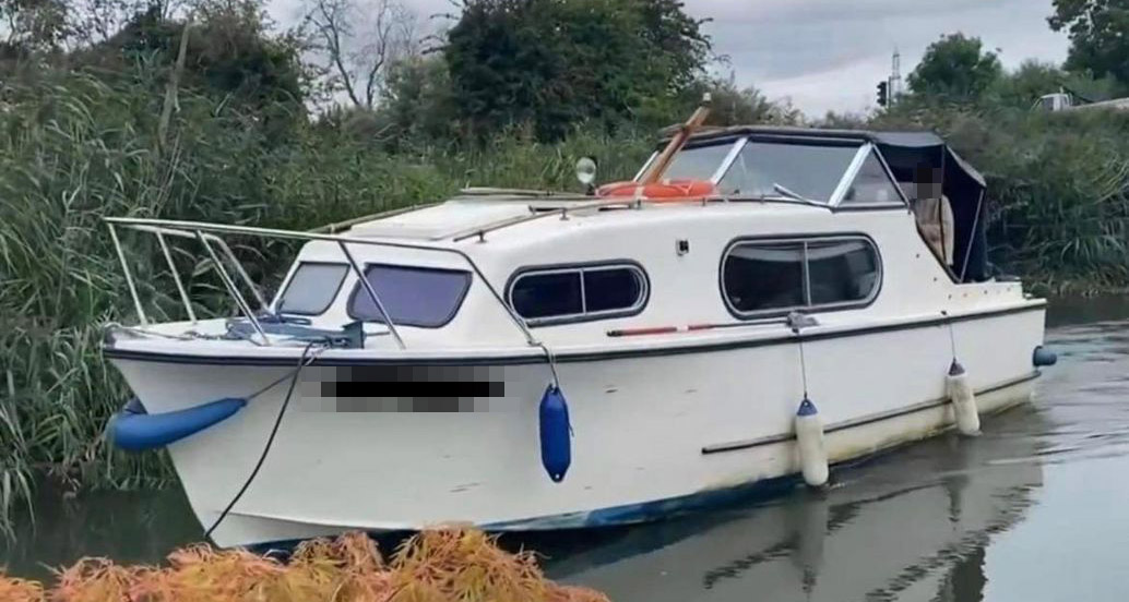 Man ‘critically injured’ in boat explosion on River Thames near Faringdon