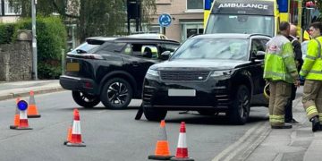Traffic chaos in Swindon’s Old Town after two-vehicle crash