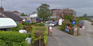 Woman ‘brandishing hammer’ at primary school arrested by police
