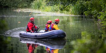 Fiona Edson disappearance: Boats deployed on river in Chippenham