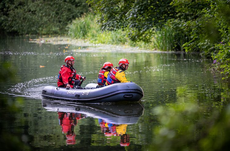 Fiona Edson disappearance: Boats deployed on river in Chippenham