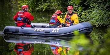 Fiona Edson disappearance: Boats deployed on river in Chippenham