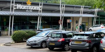 Man ‘stabs himself’ in supermarket as workers frantically give first aid
