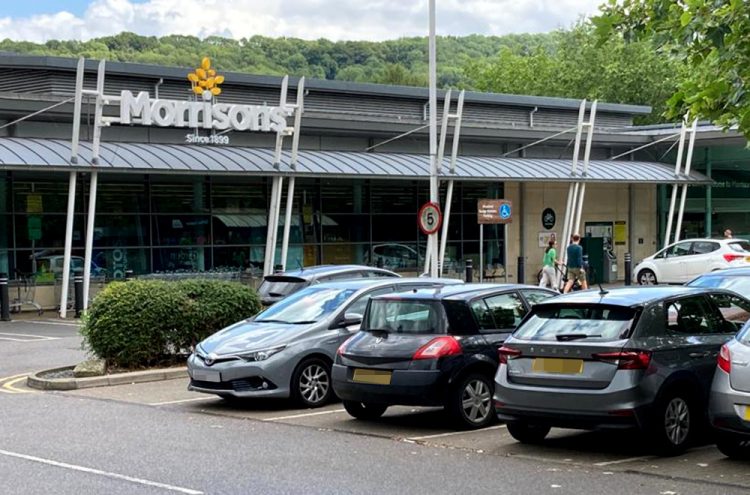 Man ‘stabs himself’ in supermarket as workers frantically give first aid