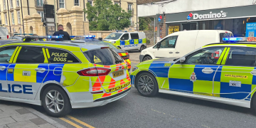 Police officers pounce on suspected burglars in Swindon’s Old Town