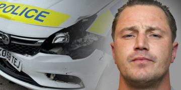 Traveller repeatedly rammed police car – leaving officer with injuries