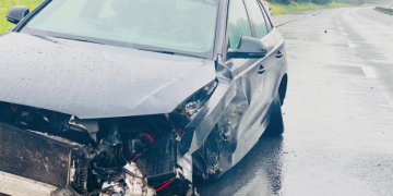 Crash closes M4 in Swindon as car spins with ‘virtually slick tyres’