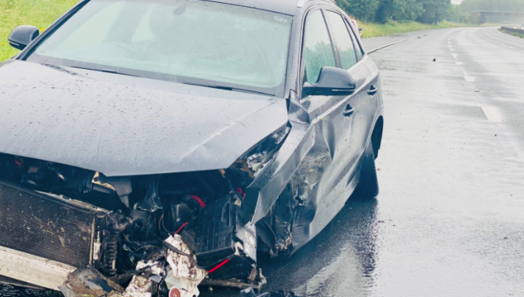 Crash closes M4 in Swindon as car spins with ‘virtually slick tyres’