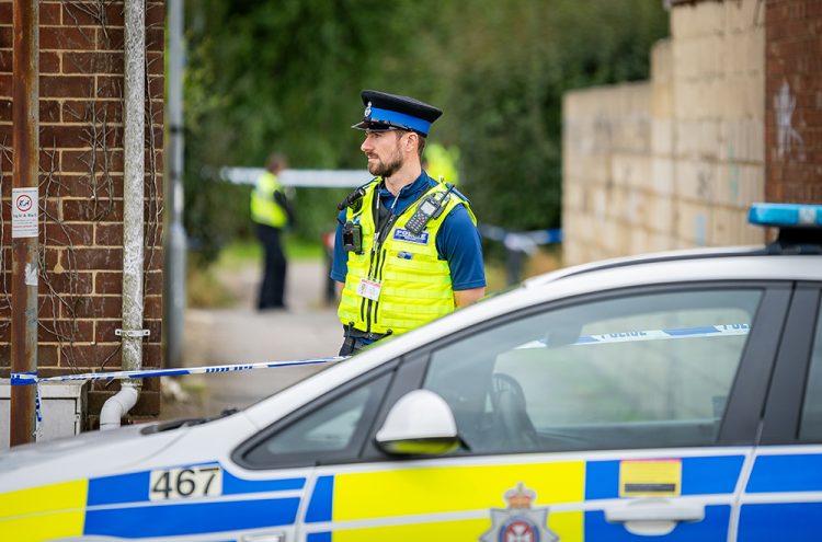 Alleyway cordoned off in Swindon as detectives investigate robbery