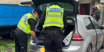 Police officers raid property in Devizes over drug dealing concerns
