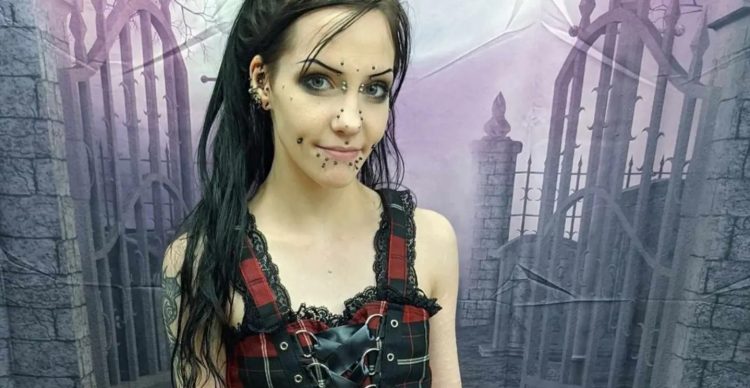 Swindon shop pays tribute following death of respected body piercer