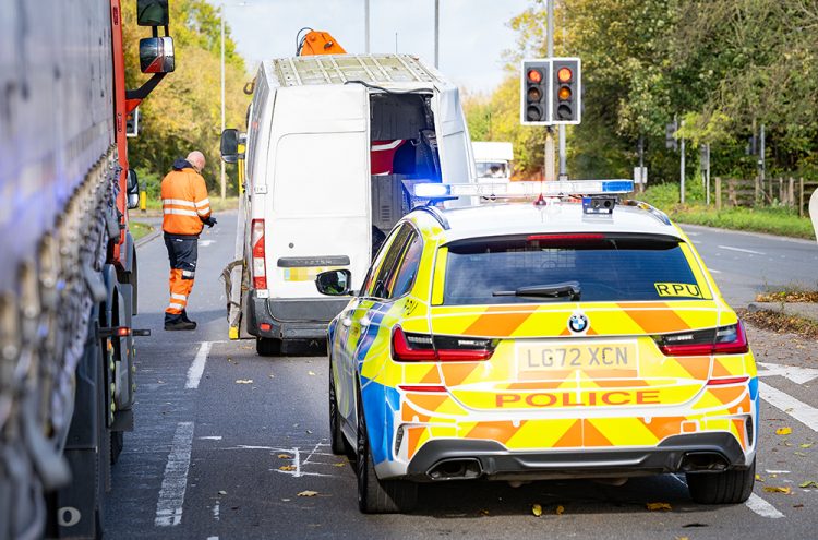 Fleeing suspect ‘runs towards Queen’s house’ after incident on A350