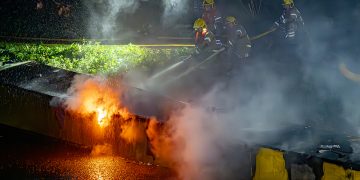 New pictures show firefighters tackling boat blaze on Devizes canal