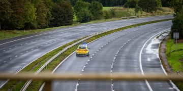 M4 delays after closure near Swindon due to ‘distressed person on bridge’