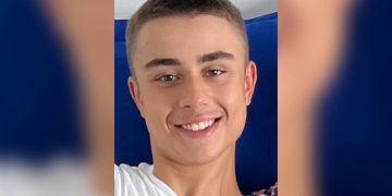 Family issue tribute to Swindon boy, 17, who died in police pursuit