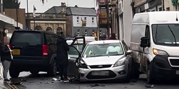 Major road in Melksham closed by police after multi-vehicle crash