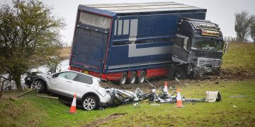Woman dies in horror crash with lorry on A303 near Stonehenge