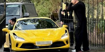 Swindon multimillionaire’s wife trapped in new supercar for hours