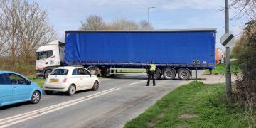 A361 traffic: Major delays as lorry gets stuck across carriageway