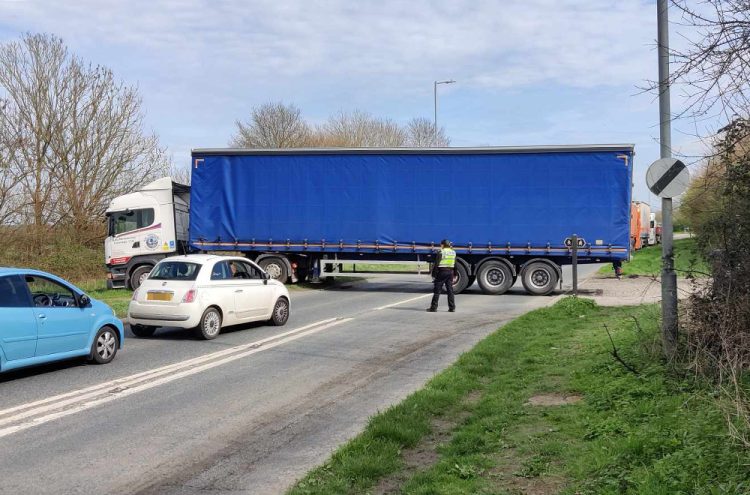 A361 traffic: Major delays as lorry gets stuck across carriageway