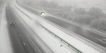 Wiltshire covered in snow as motorists warned over motorway network