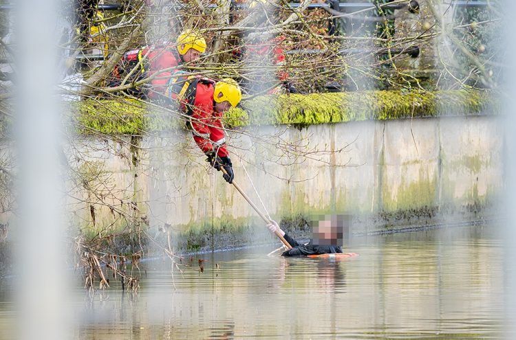 Huge 999 response after man enters River Avon in Chippenham