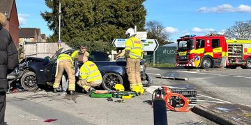 Bus and two cars involved in multi-vehicle crash in Swindon