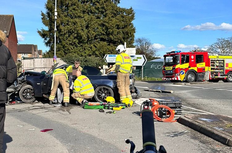 Bus and two cars involved in multi-vehicle crash in Swindon