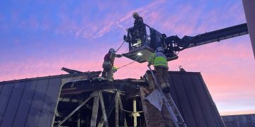 Firefighters battle blaze at Swindon Crown Court as roof damaged