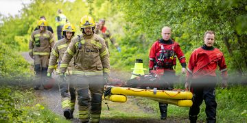 Male’s body found in Swindon lagoon during police search