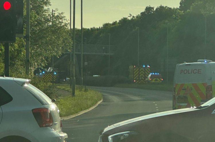 Major Swindon road closed due to ‘person in distress’ on bridge