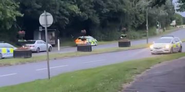 Handcuffed suspected drug dealer escapes police in Swindon