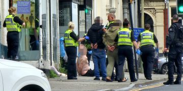 Woman robbed at knifepoint in Swindon as police arrest three men