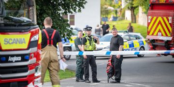 999 crews descend on Wiltshire village as body found in river