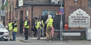 Muslims guard Swindon mosques amid far-right protest speculation
