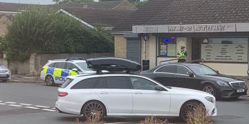 Man armed with knife attempts to rob two Chippenham shops