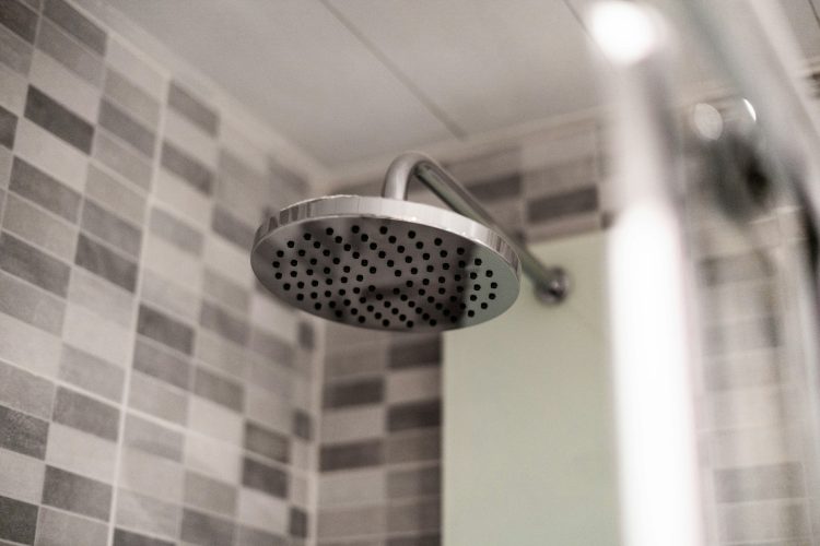 How to choose linear drains for modern wet rooms?