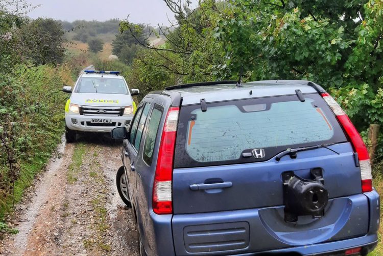 999 call about hare coursing near Avebury sparks police response