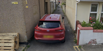 Police announce new operation – in bid to curb alleyway parking