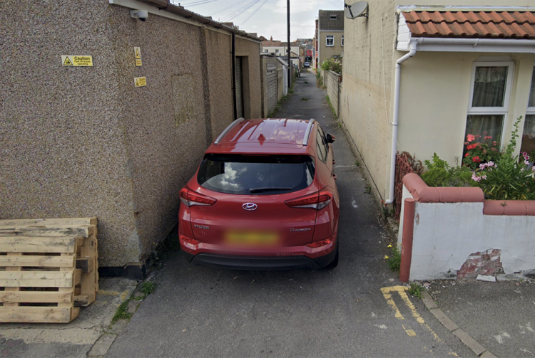 Police announce new operation – in bid to curb alleyway parking